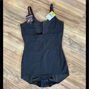 Maidenform Sleek Smoothers Bodybriefer Shapewear